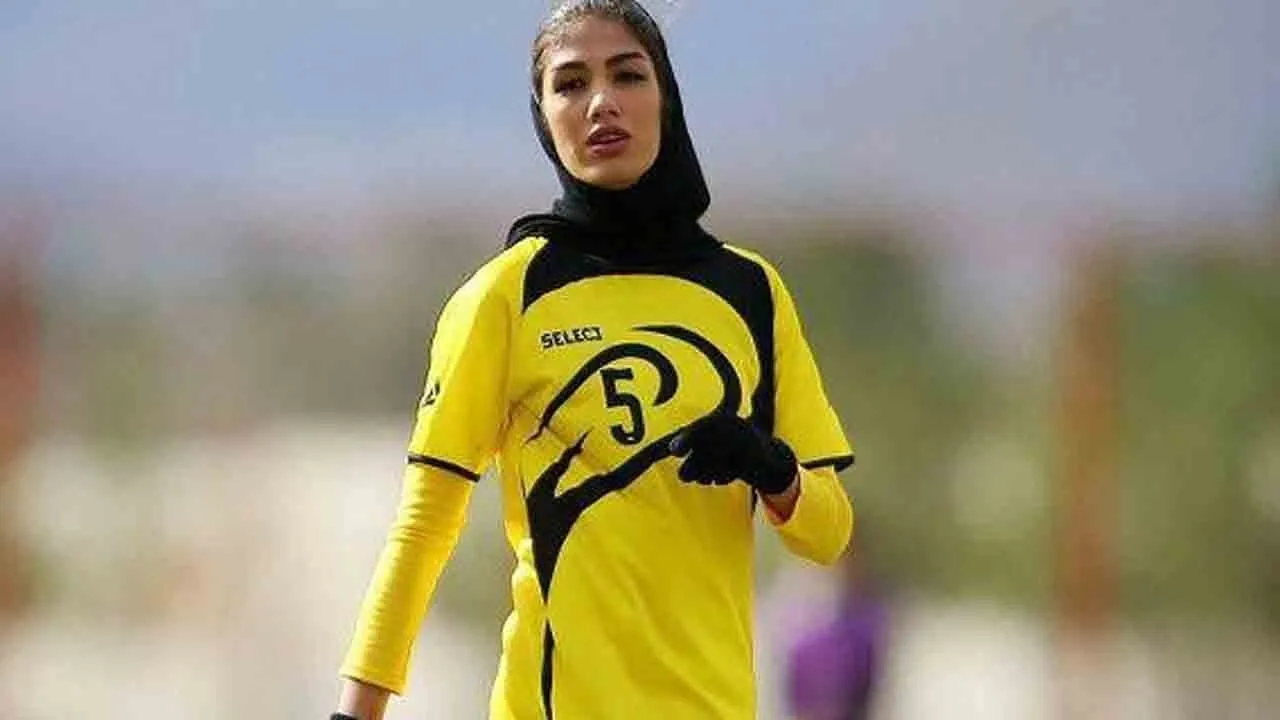 فوتبالیست زن تیم سپاهان به همراه نوزاد دخترش + عکس