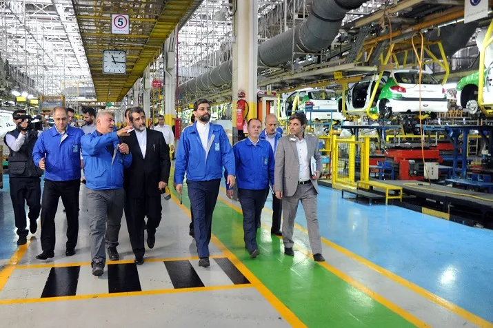 ضرورت تزریق نقدینگی به خودروسازان داخلی