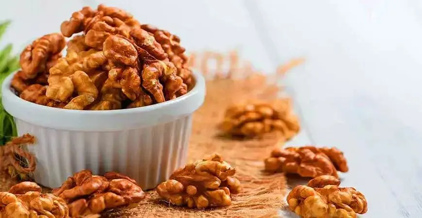 ناشتا خوردن مغز گردوی کیلویی ۵۰۰ هزار تومان چه خواصی دارد؟  + لیست قیمت انواع گردو