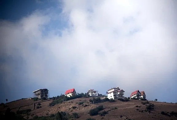 ساخت ویلا در جنگل‌های مازندران +عکس