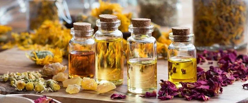 چگونه مانند یک عطرساز کیفیت عطر را بررسی کنیم