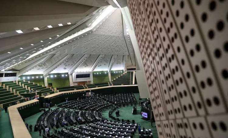 مدیران کدام دستگاه‌ها حقوق نجومی گرفتند؟