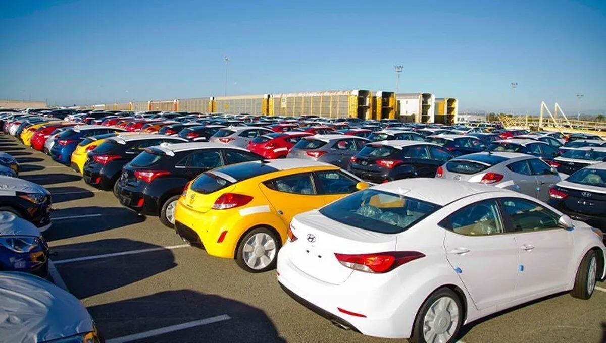 افزایش ۱۰۰ درصدی قیمت خودروهای وارداتی در سال ۱۴۰۴/ واردکنندگان خودرو با مانع جدید روبرو هستند 