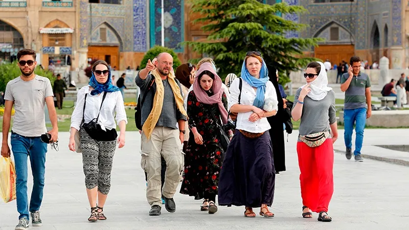 مرزهای ایران به روی گردشگران خارجی باز می‌شود