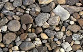 لحظه هولناک سقوط سنگ بزرگ بر سر مردم + فیلم