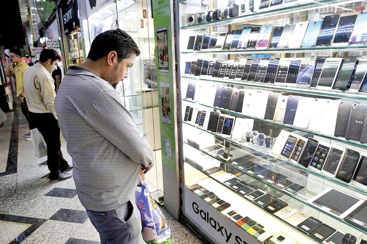 درخواست حذف محدودیت واردات گوشی های بالای ۶۰۰ دالار