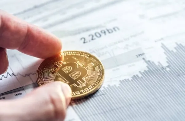 عقب نشینی بیت‌کوین از کانال ۱۵هزار دلاری