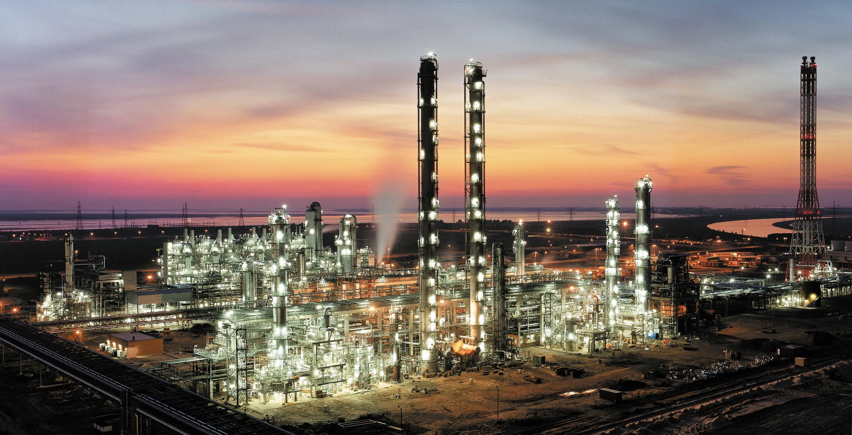 Total, Iran to Sign Petrochem Agreement