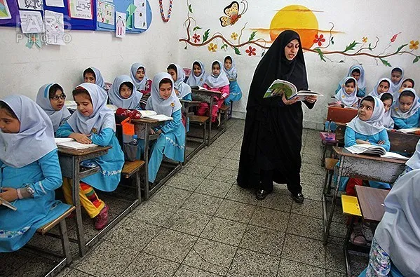 تکلیف معلمانی که واکسن نزدند چه می شود؟
