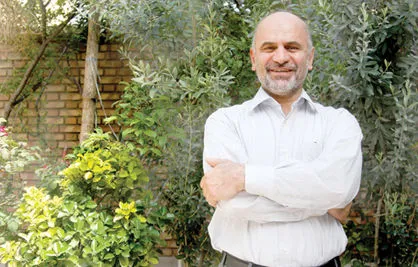 فرشاد مومنی: انقلاب امید به زندگی ایرانیان را افزایش داد