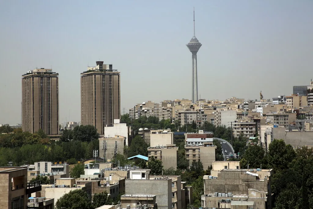 تصویر جالبی از خیابان انقلاب در سال ۱۳۳۰ + عکس
