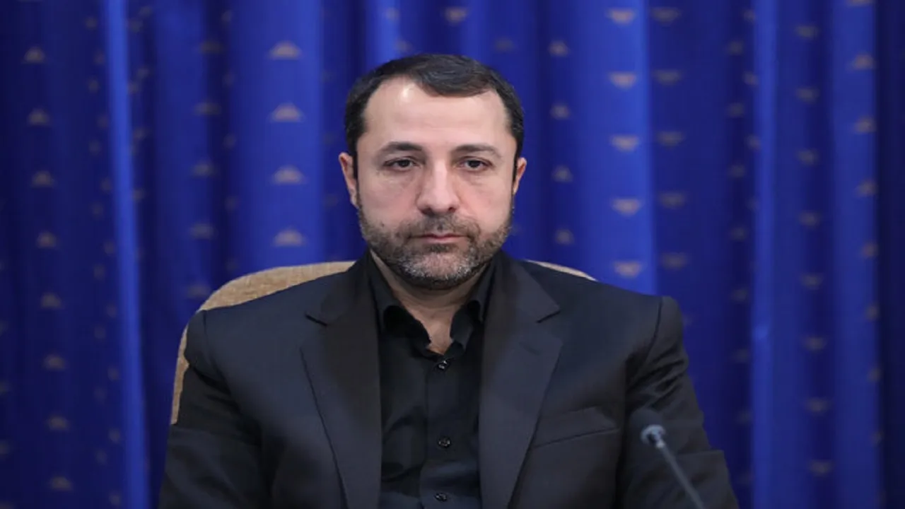 صالح آبادی: بازار ارز با آرامش در حال حرکت است