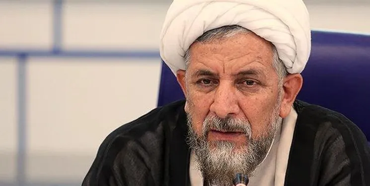 در حال جرم زدایی از ۱۰ عنوان مجرمانه ایم