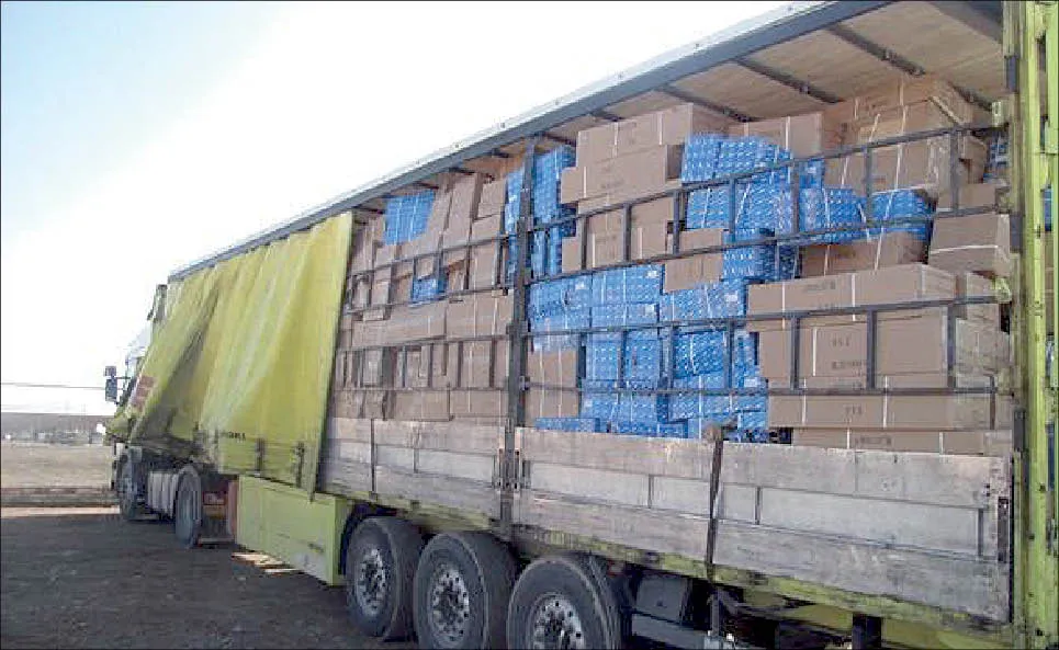 Rouhani urges fight against smuggling of foreign commodities