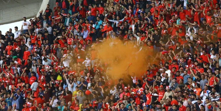 درگیری هواداران نساجی و پرسپولیس + فیلم