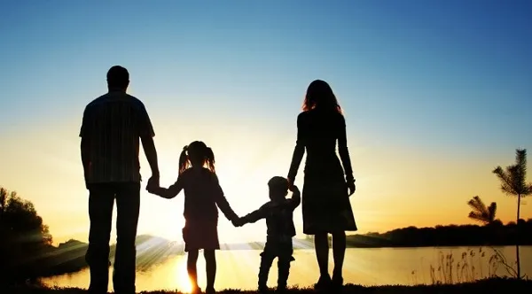 ۱۰ جمله که هرگز نباید به بچه‌ها بگویید