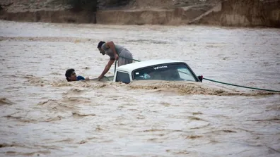 اینفوگرافیک-در-زمان-بارندگی-شدید-و-وقوع-سیل-چه-کنیم