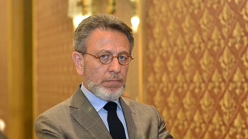 کدام صادرکننده فرش می‌تواند خودرو وارد کند؟