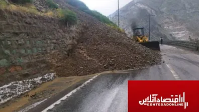 وقوع-سیلاب-در-جاده-کرج-کندوان-و-پاکسازی-مسیر-توسط-راهداران