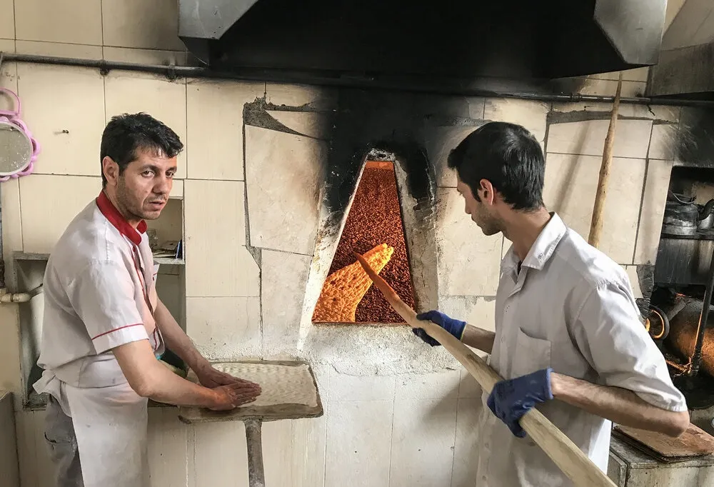 فعالیت ۹۶ درصد نانوایان با دست آلوده!