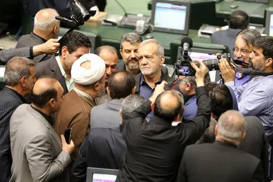 اتهام-جنجالی-به-رئیس-جمهور-رسایی-پزشکیان-را-با-بنی-صدر-مقایسه-کرد