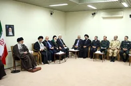 رهبر انقلاب به مسئولان: در دفاع از نظام احساس مسئولیت کنید