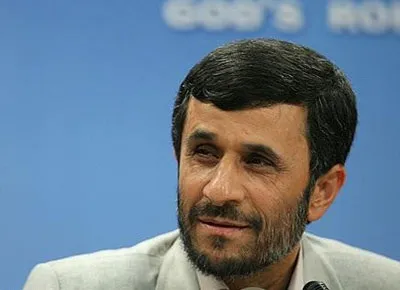 احمدی‌نژاد در دادگاه حاضر نشد