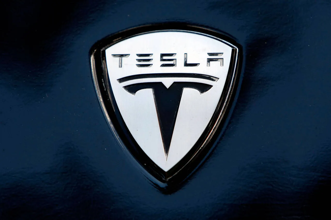 Tesla's Longtime Battery Technology Director Leaves Company