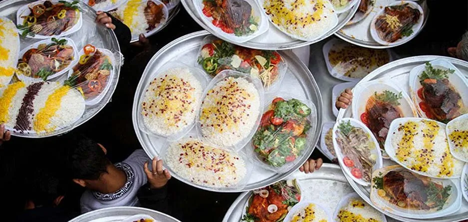 نمایش ارادت با نذری 50هزار نفری