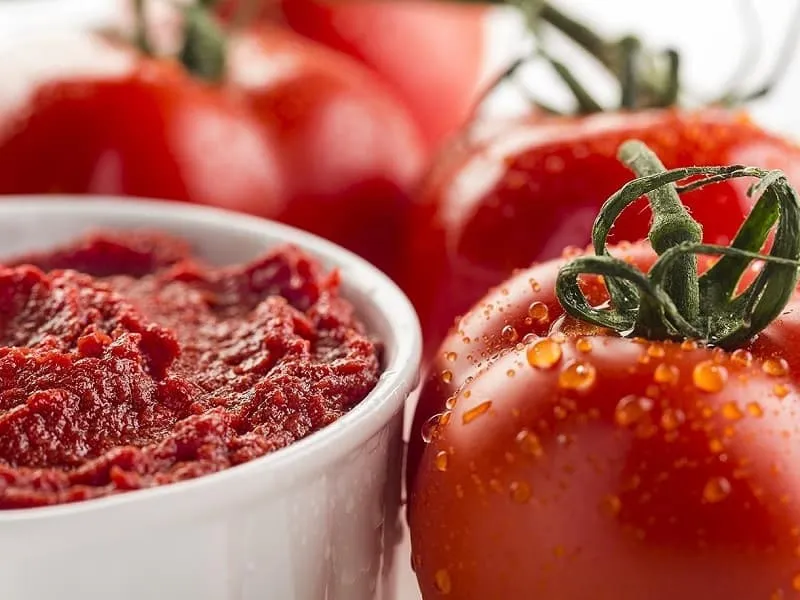 روش کنسرو کردن رب گوجه خانگی /  نگهداری تا یک سال بیرون از یخچال