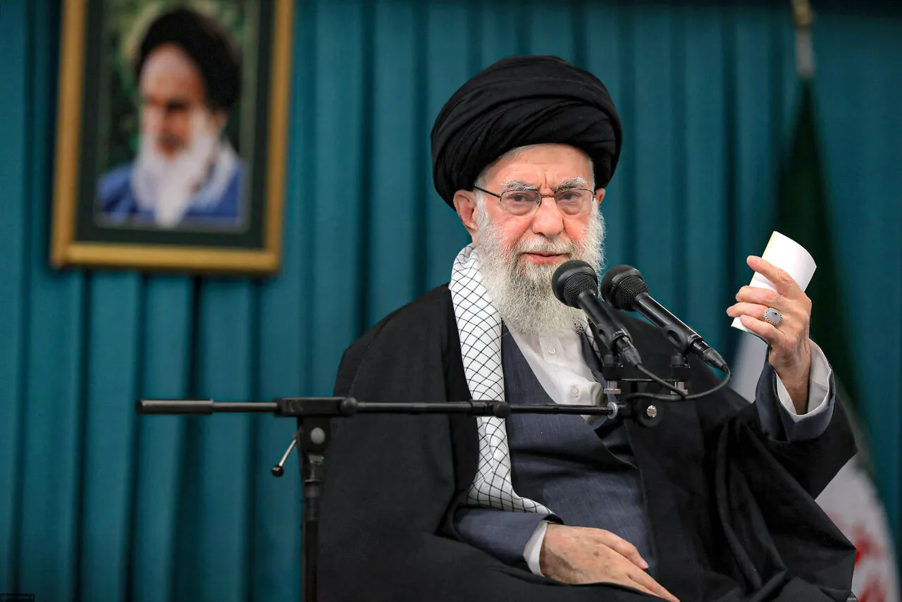 دیدار پایانی اعضای هیات دولت سیزدهم با رهبر انقلاب
