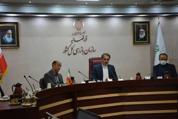 دست صاحبان نفوذ را از صنعت نفت کوتاه کنید