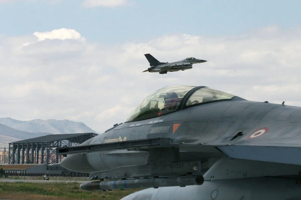 Turkish Jets Strike Islamic State in Syria to Secure Border