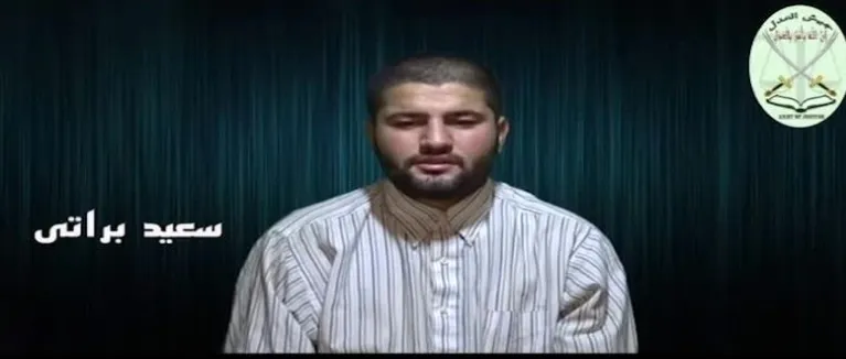لحظه بازگشت سرباز اسیرشده به وطن +ویدیو