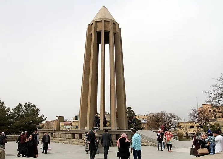 دستگیری دو مسافر به علت آواز خواندن در همدان
