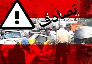برخورد اتوبوس با وانت پیکان در جاده چالوس