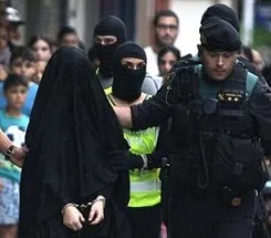 بازداشت‌دختر‌نقابداربه‌ظن‌ارتباط‌باداعش+عکس