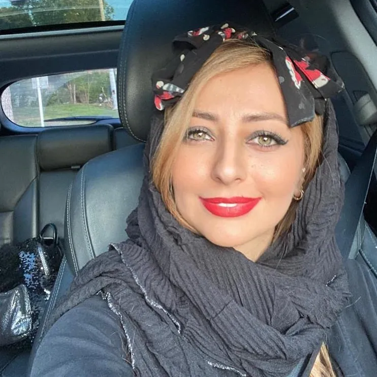 نفیسه روشن‌ در میان برادرانش +عکس
