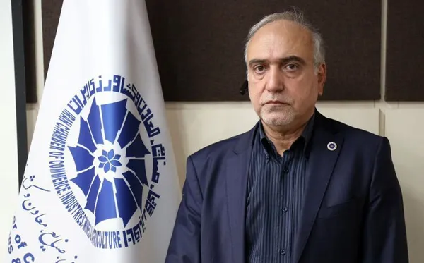 کمک ۱۲۰میلیارد تومانی به هلال احمر از محل واردات موبایل