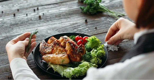 ۳ ترفند آسان  آشپزی برای افزایش آهن غذا