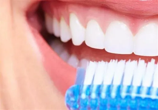 قبل صبحانه مسواک بزنیم یا بعد صبحانه؟