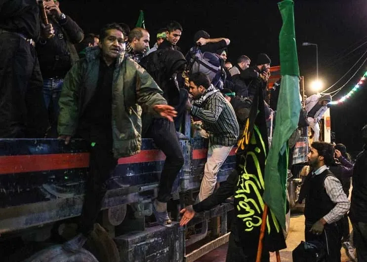 جابجایی رائران حسینی با کامیون +تصاویر