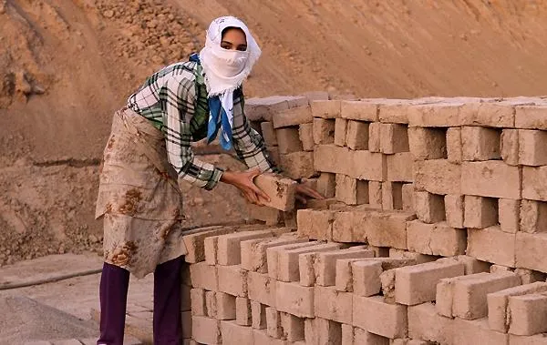 زندگی‌های آجری و دیگر هیچ!