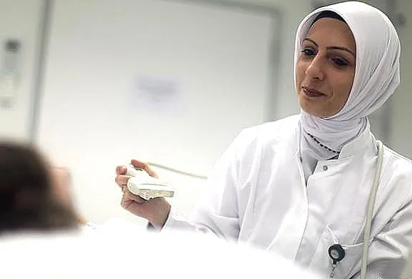 سالانه ۱۰۰۰ پرستار از ایران می‌روند