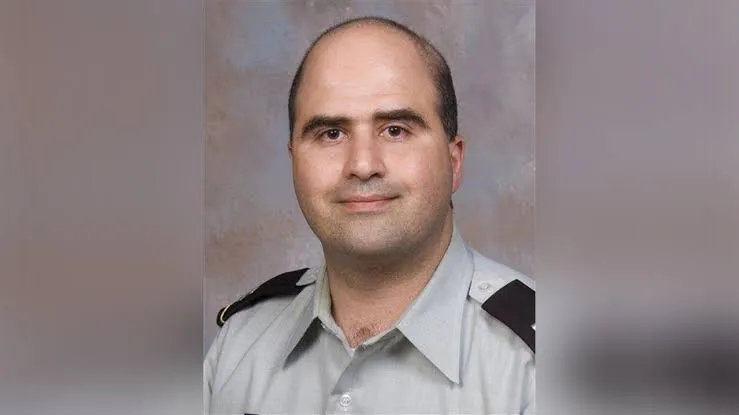 یک