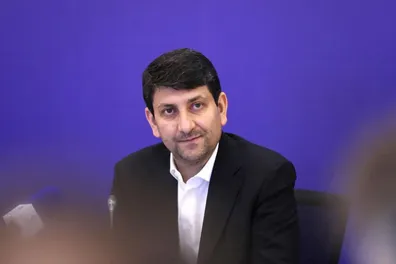 واکنش-وزیر-ارتباطات-به-فیلترینگ-اینترنت-آزاد-می-شود