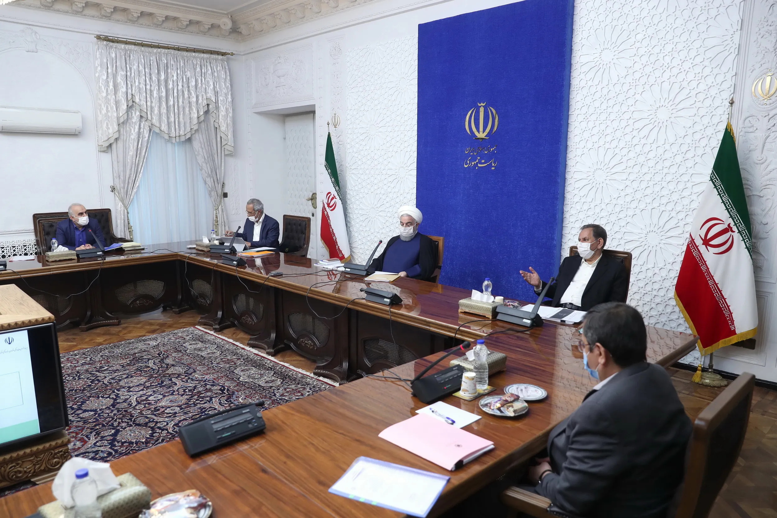 تصمیمات مهم دولت در زمینه ارزی/ وارد کنندگان می‌توانند تهاتری از صادرکنندگان ارز بگیرند