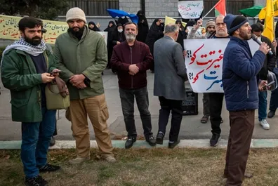 پس-لرزه-تجمع-تندروها-علیه-پزشکیان-اینها-چه-کسانی-اند-که-مجازند-هر-کاری-انجام-بدهند