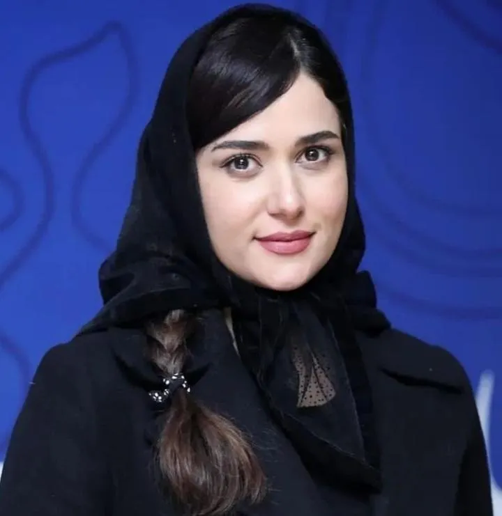 ست کردن مینی اسکارف به سبک پریناز ایزدیار + عکس