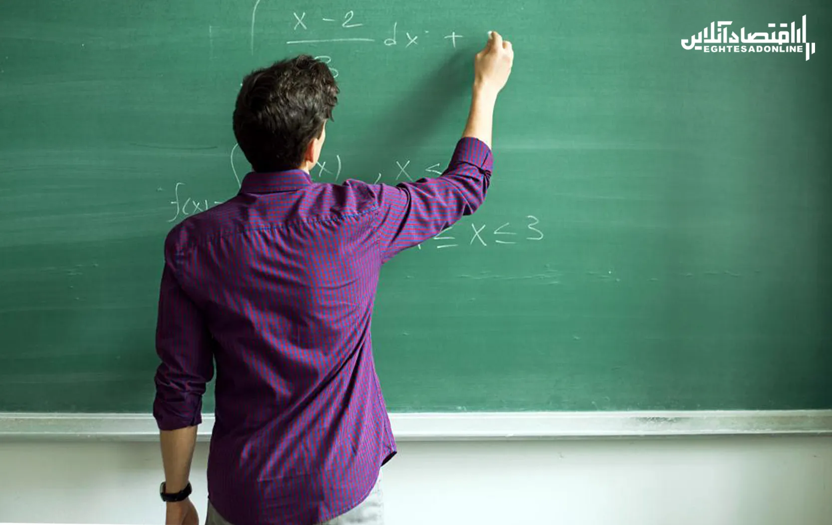 معلمان حق التدریس کیلومترها زیر 